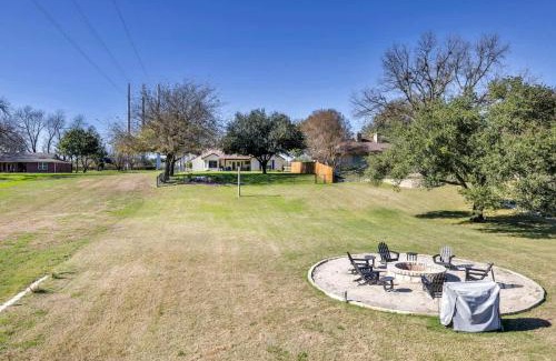 Marble Falls House | Lakefront Paradise with Firepit