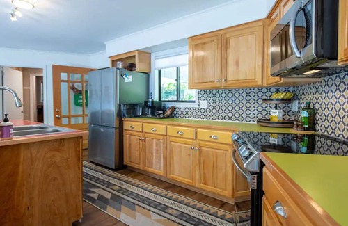Henrico House | LAKEFRONT, PET Friendly, Firepit, Great Dock, Kayak