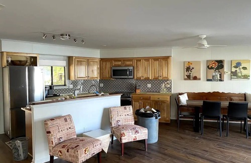 Henrico House | LAKEFRONT, PET Friendly, Firepit, Great Dock, Kayak