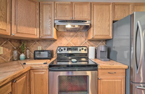 Kingsley House | Lakefront Poconos Escape w/Dock, Decks & Grill!
