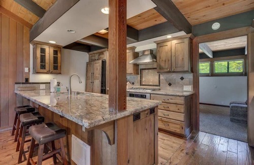 Tahoe Sierra Estates House | Lakefront|Pool|Pier|Bouys|Pickleball|Walk to town