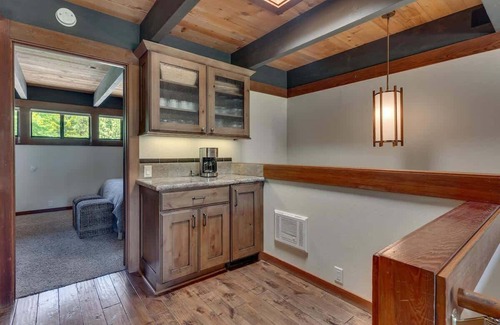 Tahoe Sierra Estates House | Lakefront|Pool|Pier|Bouys|Pickleball|Walk to town