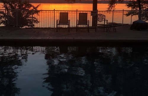 Reynolds Landing House | Lakefront Retreat!