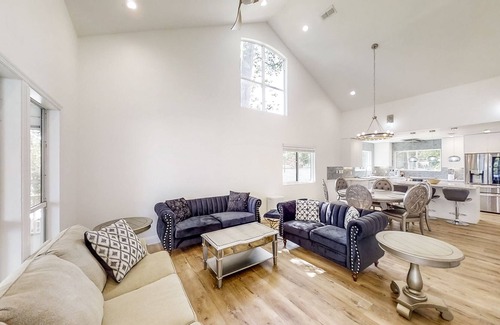 Telogia House | Lakefront stunner with large screened-in porch