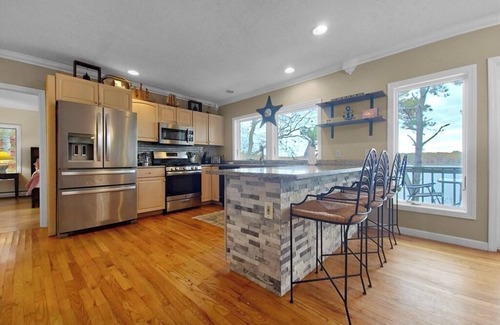 Cotuit House | Lakefront Stunning Cape Cod Views w Private Lake Beach - Backyard is the Lake !
