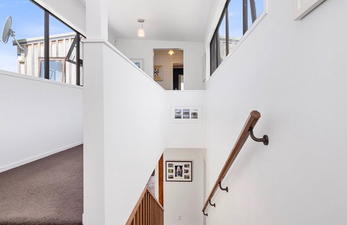 Lake Tarawera Cottage | LAKEFRONT TARAWERA - LAKE TARAWERA HOLIDAY HOME in Hamurana