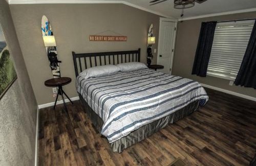 Mead House | Lakefront Wakezone - 37