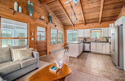 Shelby Cottage | Lakefront, Year-Round Stony Lake Hideaway