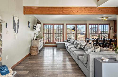 Long Pond House | Lakers Pointe by AvantStay Lakefront Private Peninsula Hot Tub Game Room