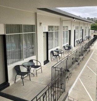 Lakes Entrance Hotel | Lakes Entrance RSL Glenara Motel