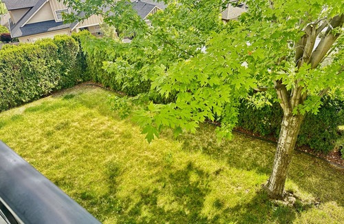 Central Okanagan House | Lakes, outdoor adventure, winery, shops, beaches, surrounded by natural beauty