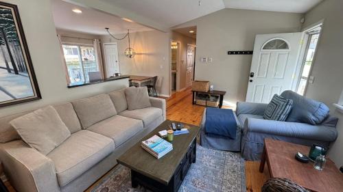 Union Pier House | Lakeshore Hideaway