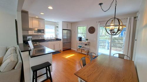 Union Pier House | Lakeshore Hideaway