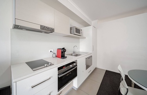 Greenway Apartment | Lakeside 1-Bed with A/C, Parking & Balcony