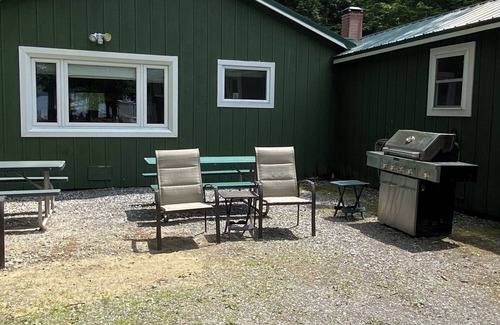 Naples Cottage | Lakeside 2-bedroom cottage sleeps 4. In Naples. Gorgeous views. Steps to beach