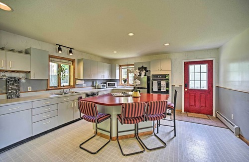 Lanesborough House | Lakeside Berkshires Home Near Hiking & Skiing!