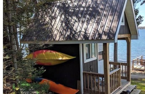 Wiarton Cabin | Lakeside Bliss - a waterfront dream