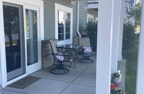 Cadillac Condo | Lakeside Condo 301