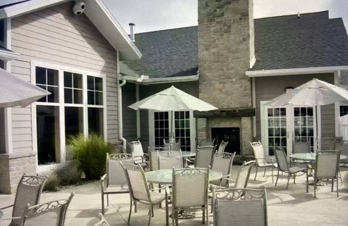 Cadillac Condo | Lakeside Condo 301