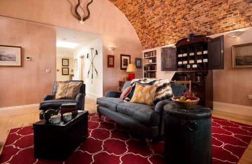 Capheaton House | Lakeside Cottage, Edward
