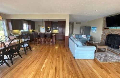 Rushville House | LakeSide Escape on Canandaigua Lake : Finger Lakes