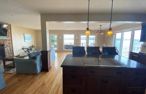 Rushville House | LakeSide Escape on Canandaigua Lake : Finger Lakes