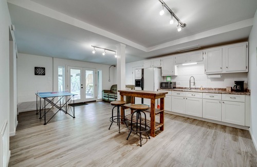 Fairfield Bay House | Lakeside Livin'-near Marina, Game Room, Wi-Fi, King Bed, Fire Pit, Huge Balcony
