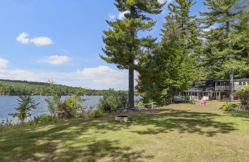 Gray House | Lakeside Living w\sandy beach within 25 minutes of Portland