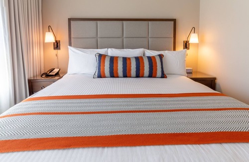 Seneca Hotel | Lakeside Lodge Clemson