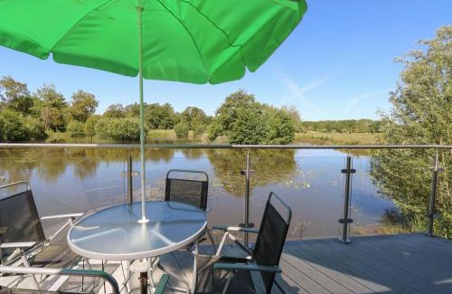 East Harling House | Lakeside Lodge