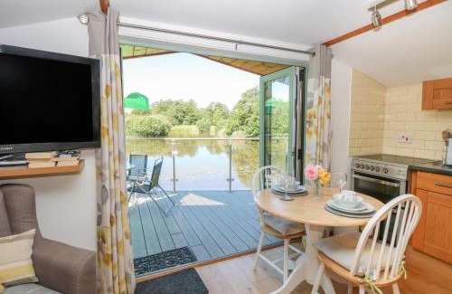 East Harling House | Lakeside Lodge