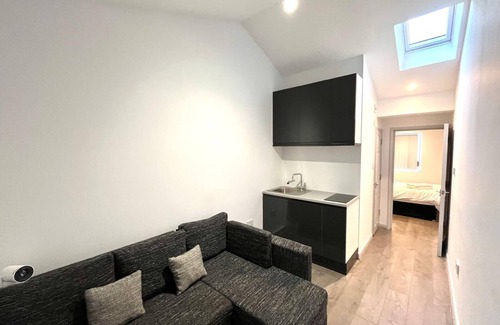 Thamesmead Apartment | Lakeside lodge, home of comfort