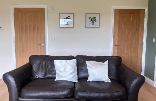 Legbourne Ski Chalet | Lakeside Log Cabin
