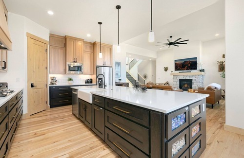Centerra House | Lakeside Luxury - Hot Tub, Pool Table, and Views
