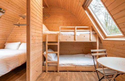 Saddleworth House | Lakeside Pods - pet free