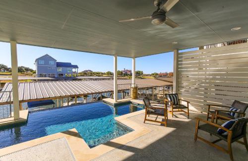 Kingsland House | Lakeside Property with Temperature Control Pool on Lake LBJ