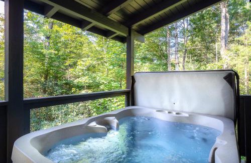 Pittman Center House | Lakeside Rendezvous by Stony Brook Cabins