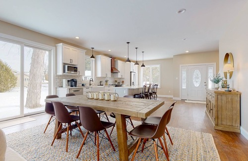 Malletts Bay House | Lakeside retreat with grill, fireplace, W/D, AC & sunset views - dog-friendly