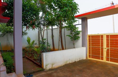 Yelagiri Hotel | Lakeside Room stay