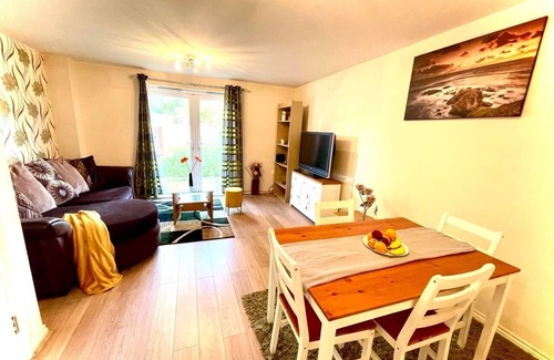 West Thurrock House | Lakeside Stylish 3 Bedroom House