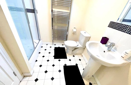 West Thurrock House | Lakeside Stylish 3 Bedroom House