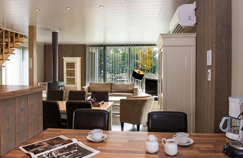 Froidchapelle Villa | Lakeside Villa with Sauna
