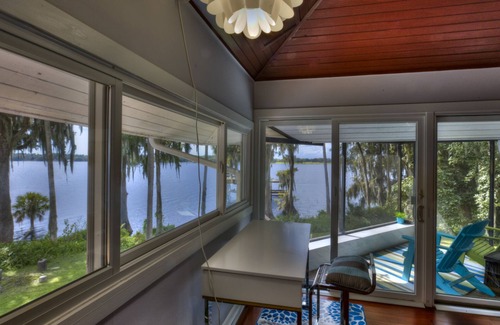 DeLand House | Lakeside w/private dock! Beaches 45 mins/Orlando MCO 1 hour/Ocala NF 15 mins