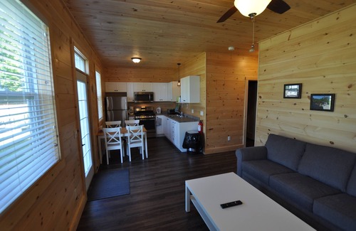 North Kawartha Cottage | Lakeview Cottages and Marina