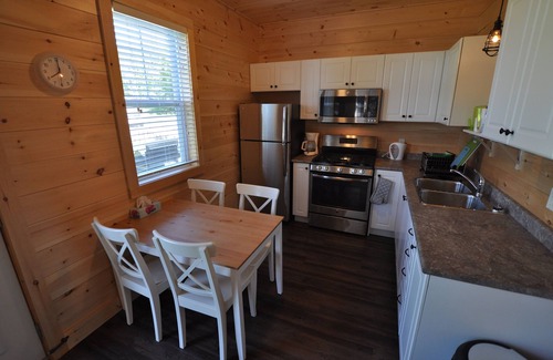 North Kawartha Cottage | Lakeview Cottages and Marina
