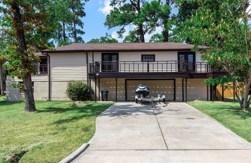 Indian Shores House | Lakeview Getaway