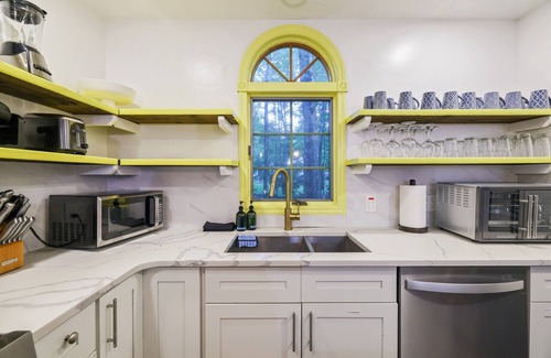 Pocono Summit House | Lakeview|! HotTub| Game Room| Community Pool!