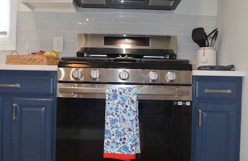 Lake Hopatcong House | Lakeview House w/3 bdrm & 1 bth - newly renovated