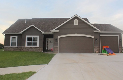 Jefferson House | Lakeview Open Concept Family Home-Great for Kids!