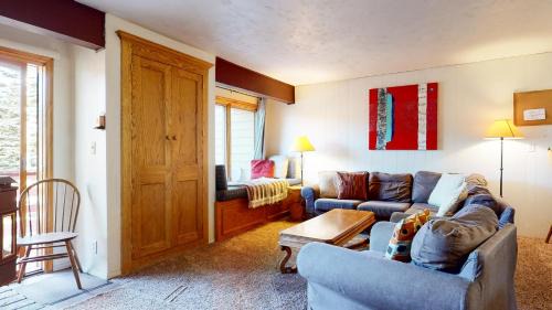 Mammoth Lakes Apartment | Lakeview Villas #28 condo
